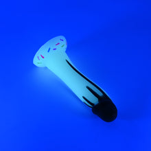 Load image into Gallery viewer, Z2SKG24 Caelus Small 0030 UV GITD
