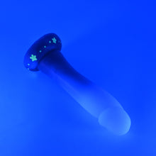 Load image into Gallery viewer, Z3SKG28 Caelus Medium 0030 UV GITD

