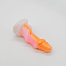 Load image into Gallery viewer, 32MKE56 Celia Small 0050 UV GITD
