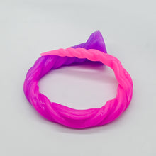 Load image into Gallery viewer, S4SJC66 Sera's Horn Large 0030 UV GITD
