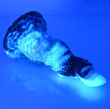 Load image into Gallery viewer, N2SDY45 Nereid Small 0030 UV GITD
