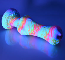 Load image into Gallery viewer, U3SDY76 Vex O/S 0030 UV GITD SC
