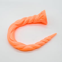Load image into Gallery viewer, S3MHB57 Sera&#39;s Horn Medium 0050 UV
