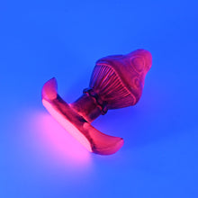 Load image into Gallery viewer, F3SKF32 Cylo Plug Medium 0030 UV GITD
