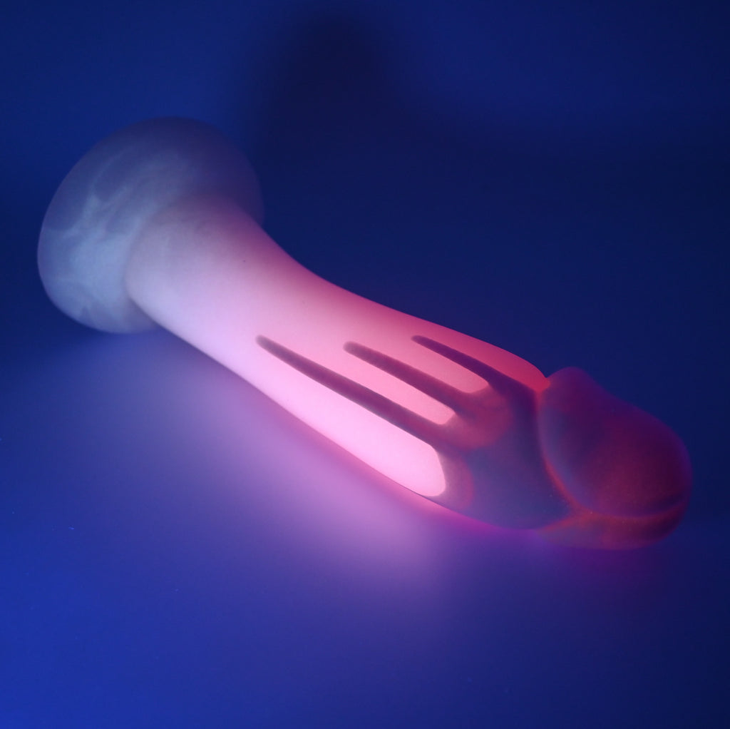 Z4SGC41 Caelus Large 0030 UV GITD