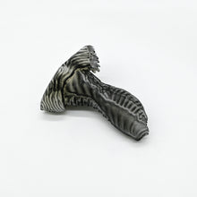 Load image into Gallery viewer, X2SKG19 Shin Small 0030 UV GITD
