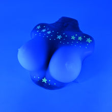 Load image into Gallery viewer, D3XKF16 Celeste Medium 0020 UV GITD
