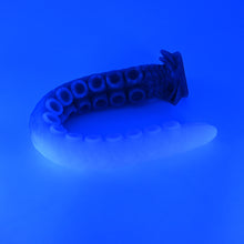 Load image into Gallery viewer, E4XKF18 Illex Large 0020 UV GITD
