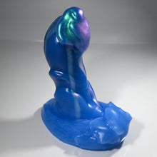 Load image into Gallery viewer, R2MEA15 Oberon Small 0050 UV GITD CS
