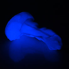 Load image into Gallery viewer, R2MEA15 Oberon Small 0050 UV GITD CS
