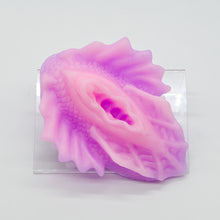 Load image into Gallery viewer, C4SKH01 Calypso Large 0030 UV GITD
