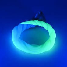 Load image into Gallery viewer, S3XJE56 Sera's Horn Medium 0020 UV GITD
