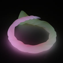 Load image into Gallery viewer, S4SJE57 Sera's Horn Large 0030 UV GITD
