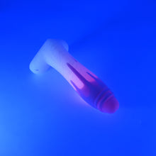 Load image into Gallery viewer, Q2MJG05 Aquus Small 0050 UV GITD
