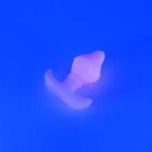 Load image into Gallery viewer, F1SKH04 Cylo Plug XS 0030 UV GITD

