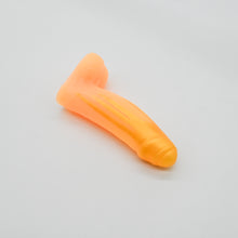 Load image into Gallery viewer, R2MJG18 Orion Small 0050 UV GITD
