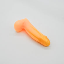 Load image into Gallery viewer, R2MJG18 Orion Small 0050 UV GITD
