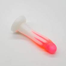 Load image into Gallery viewer, Z2MHF03 Caelus Small 0050 UV GITD
