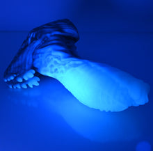 Load image into Gallery viewer, X3SBE85 Shin Medium 0030 UV GITD CS
