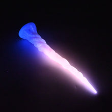Load image into Gallery viewer, S2SKH86 Sera's Horn Small 0030 UV GITD
