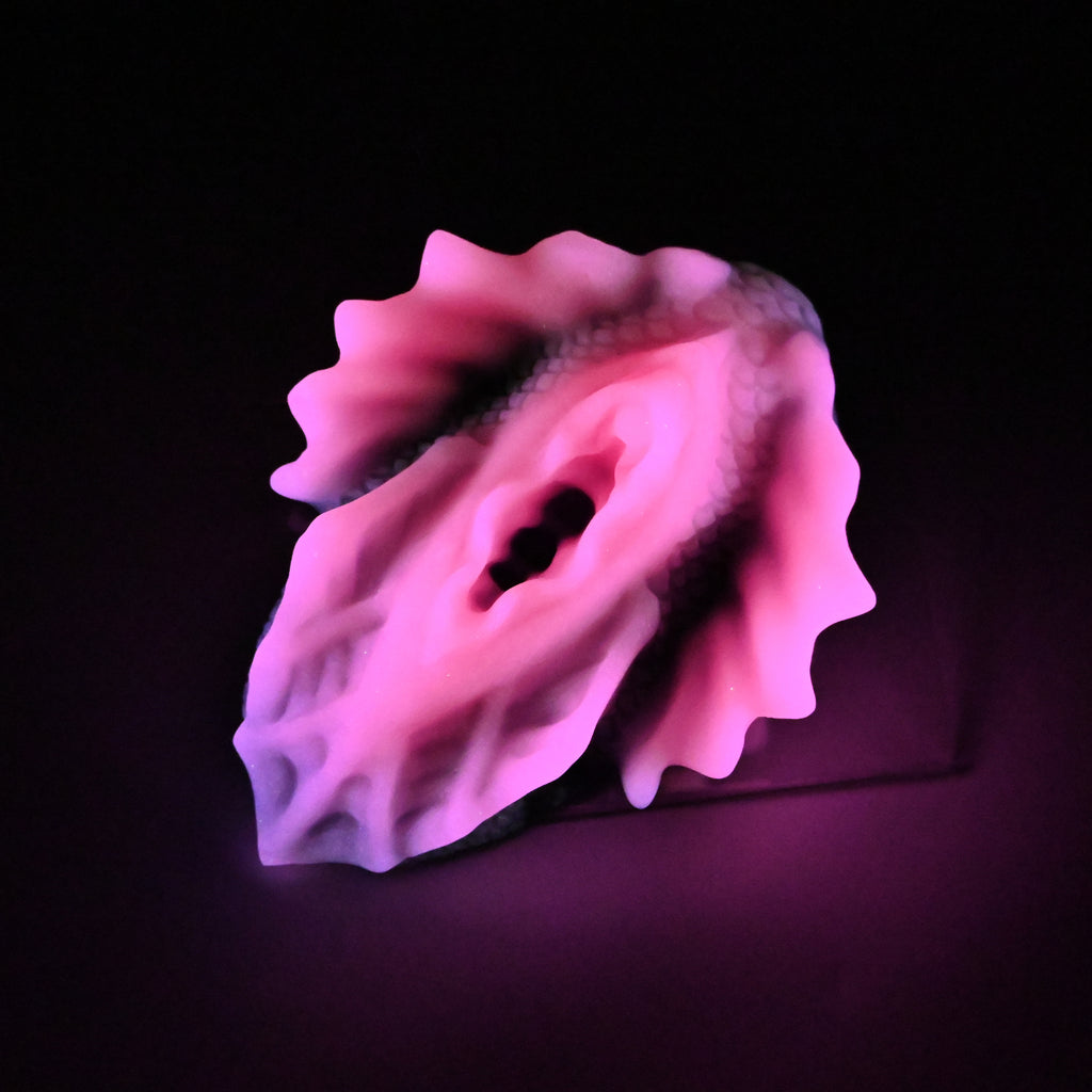 C4MKJ88 Calypso Large 0050 UV GITD