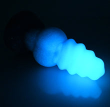 Load image into Gallery viewer, P3SEB22 Pluto Medium 0030 UV GITD CS
