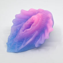 Load image into Gallery viewer, C2SGE28 Calypso Small 0030 UV GITD
