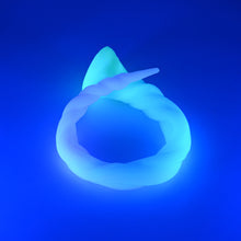 Load image into Gallery viewer, S3SJG50 Sera's Horn Medium 0030 UV GITD

