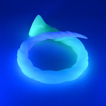 Load image into Gallery viewer, S4SJG52 Sera's Horn Large 0030 UV GITD
