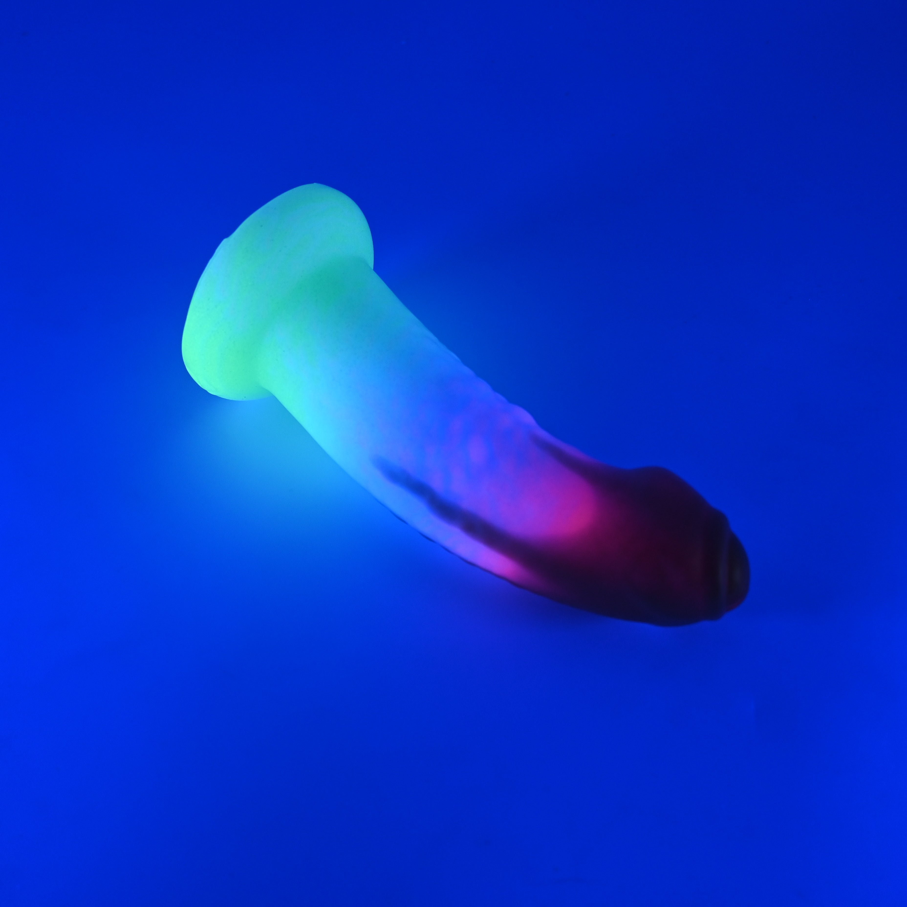 T2MKK67 Titan Small 0050 UV GITD