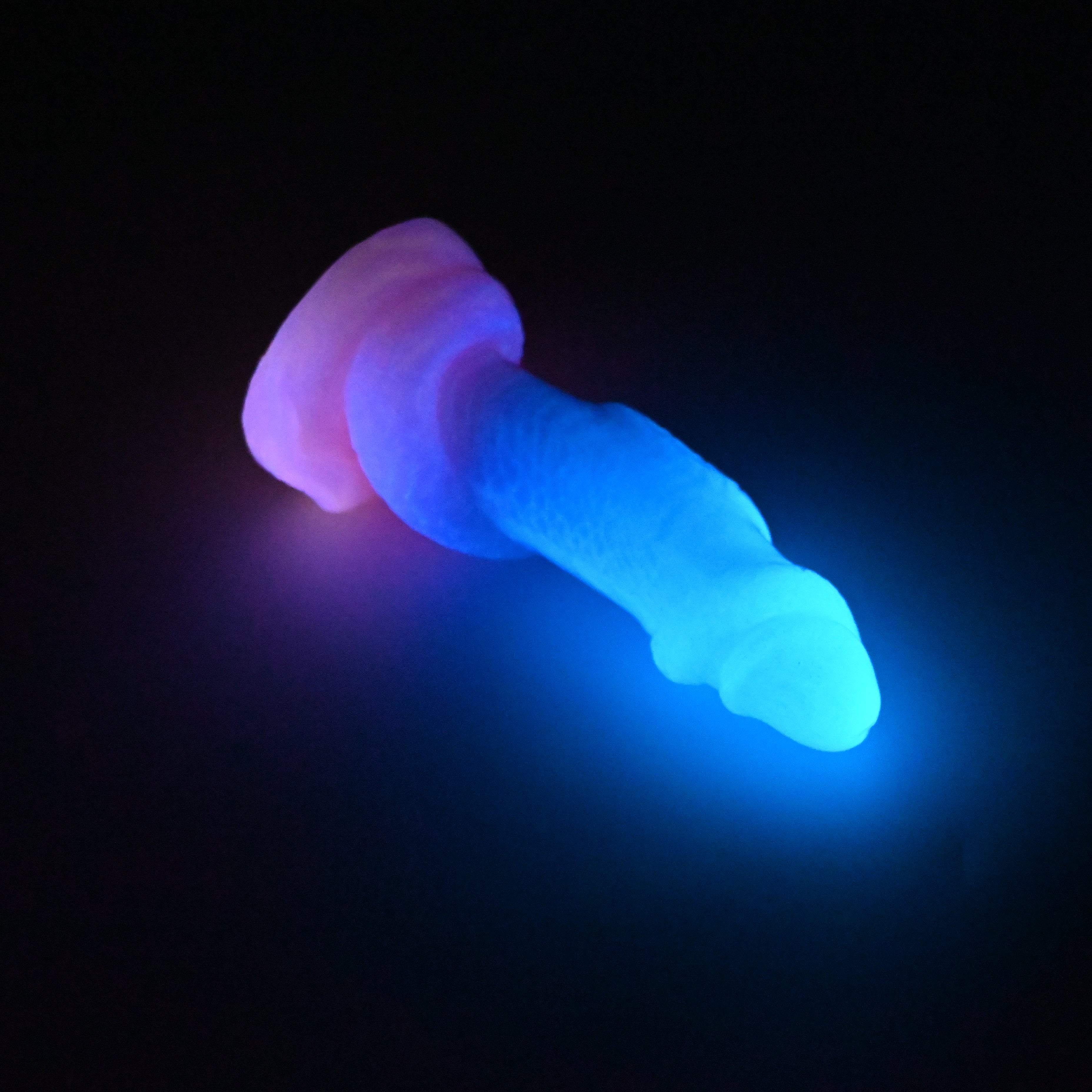 32XKJ37 Celia Small 0020 UV GITD