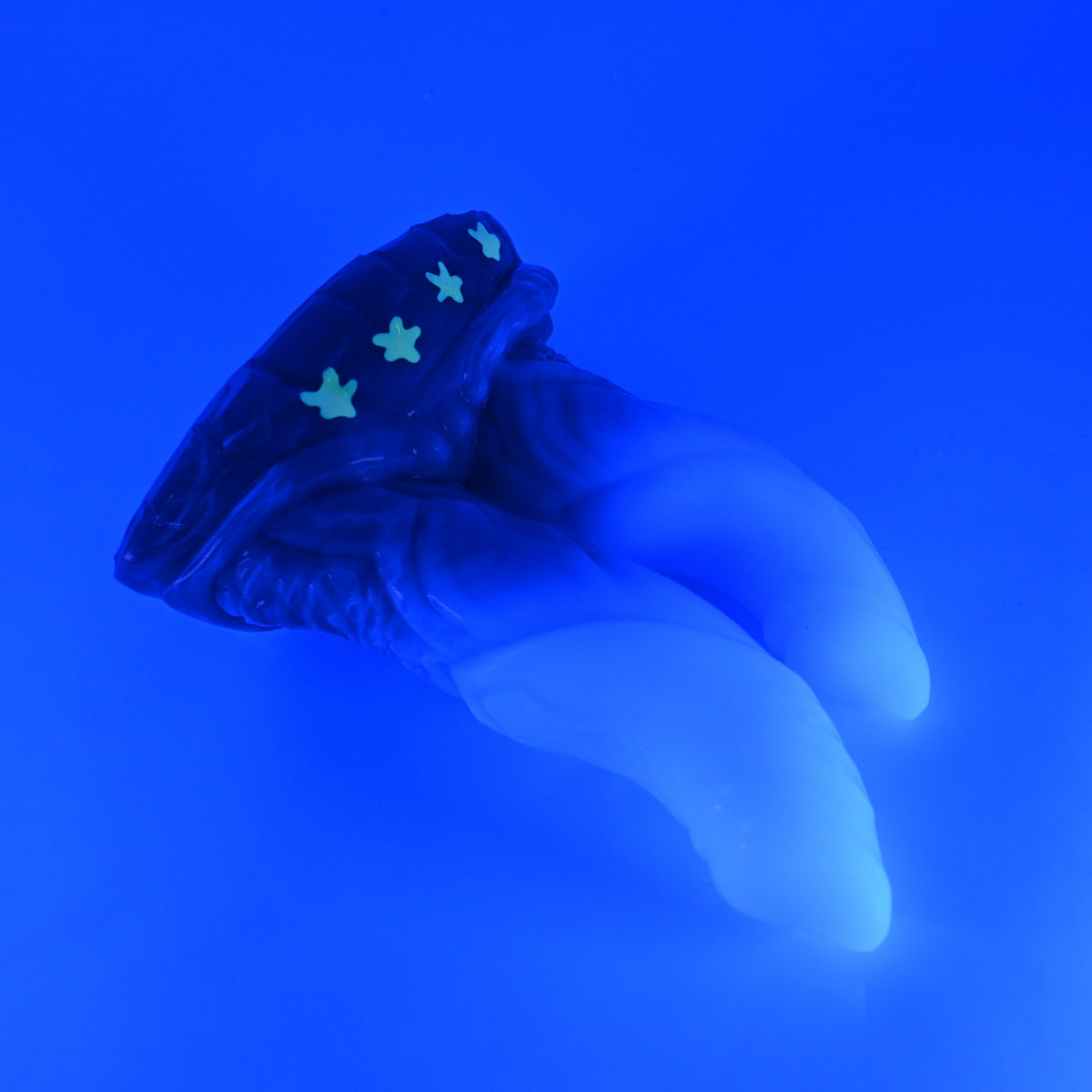 23XKJ28 Vasuki Medium 0020 UV GITD
