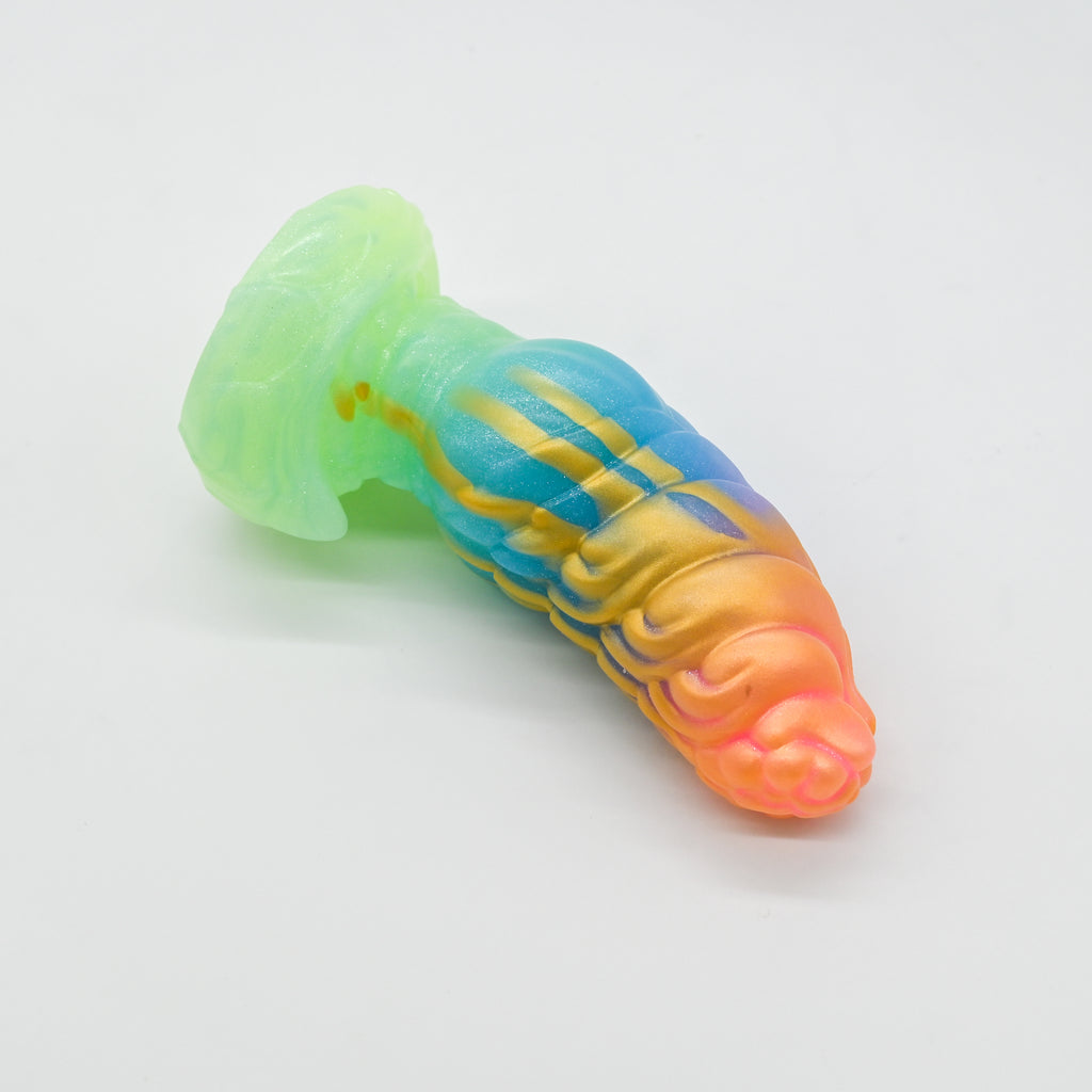 P2MKK33 Pluto Small 0050 UV GITD
