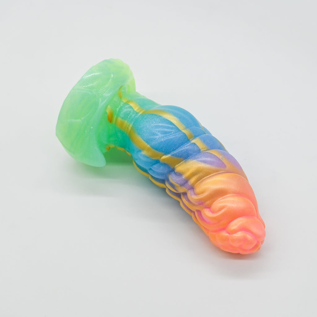 P3MKK36 Pluto Medium 0050 UV GITD