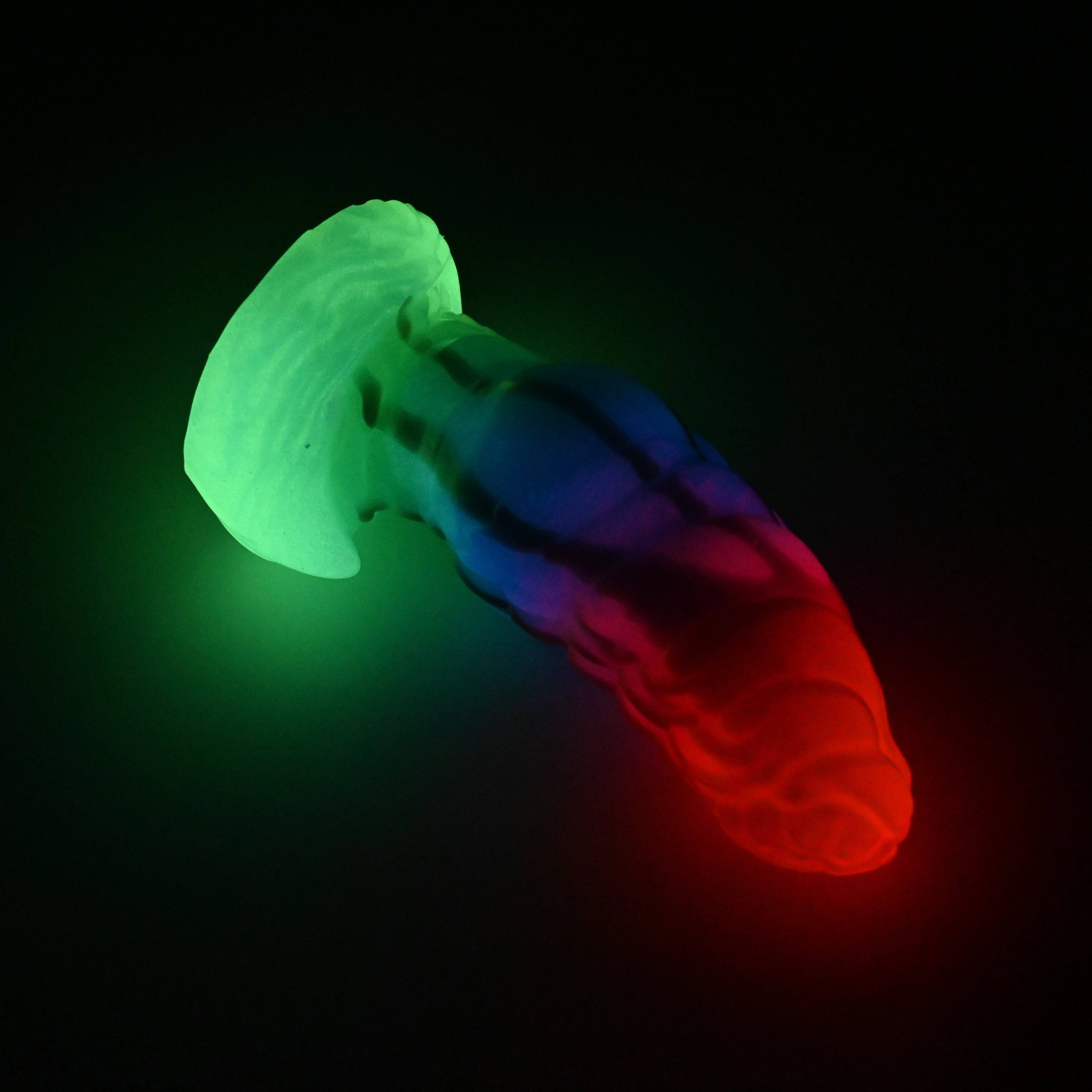 P3MKK36 Pluto Medium 0050 UV GITD