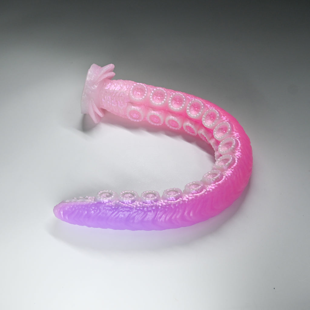 E4XHF38 Illex Large 0020 UV GITD CS