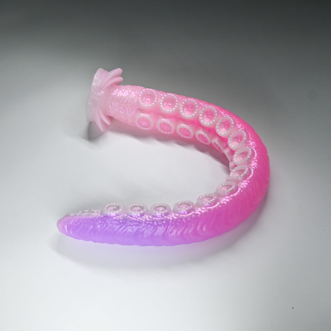 E4XHF38 Illex Large 0020 UV GITD CS