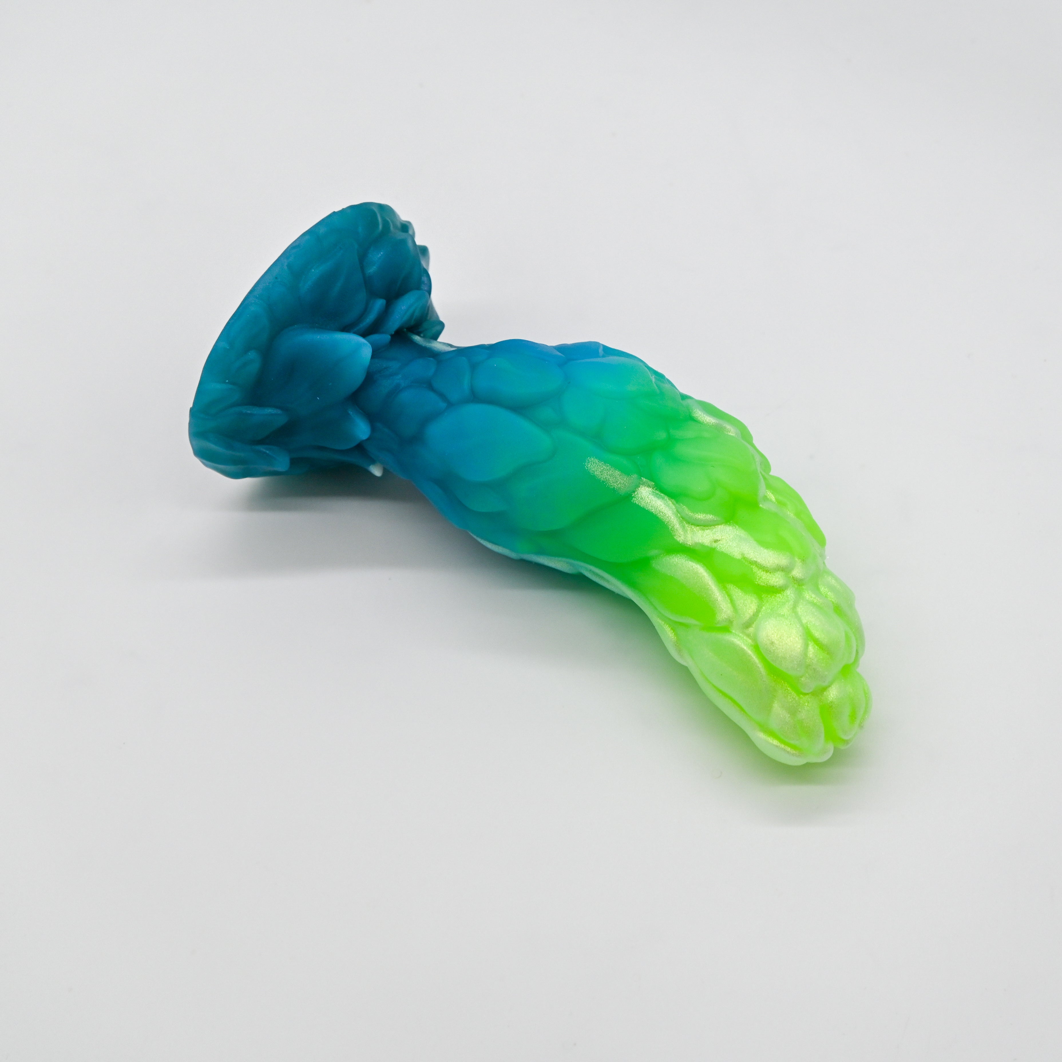 B2SKJ78 Flora Small 0030 UV GITD CS