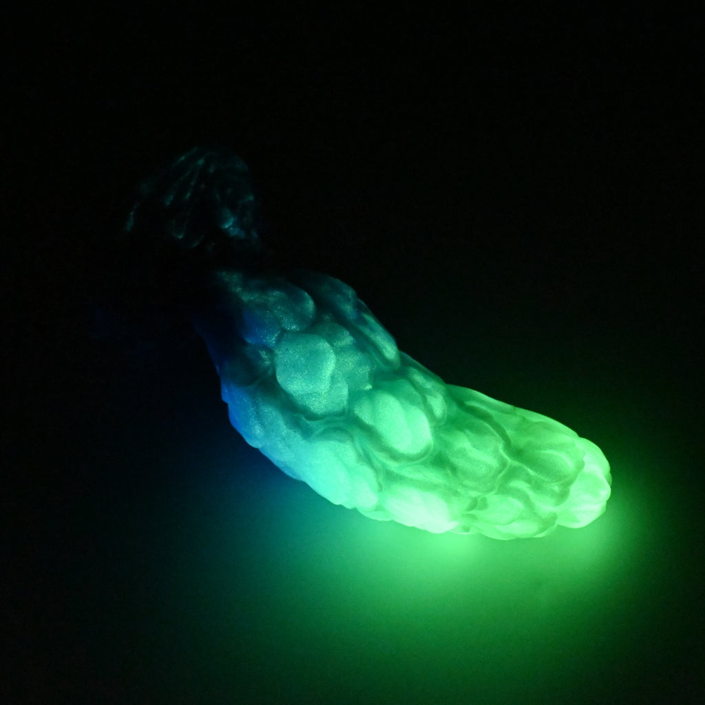 B3SKJ81 Flora Medium 0030 UV GITD CS