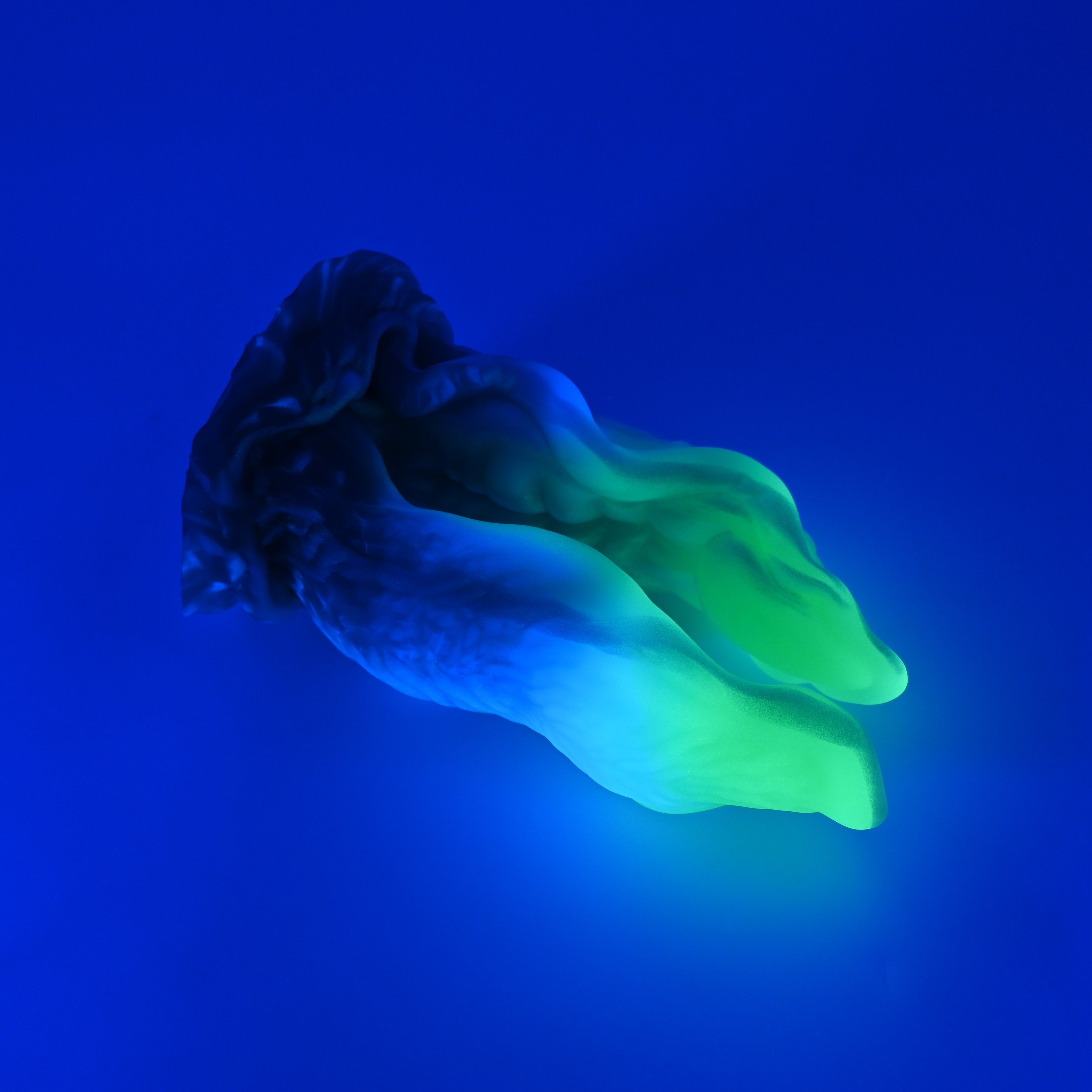 A3SKJ75 Alara Medium 0030 UV GITD CS