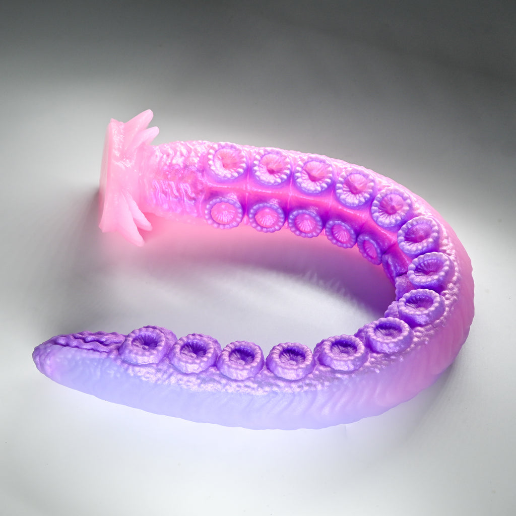 E4XJH32 Illex Large 0020 UV GITD CS