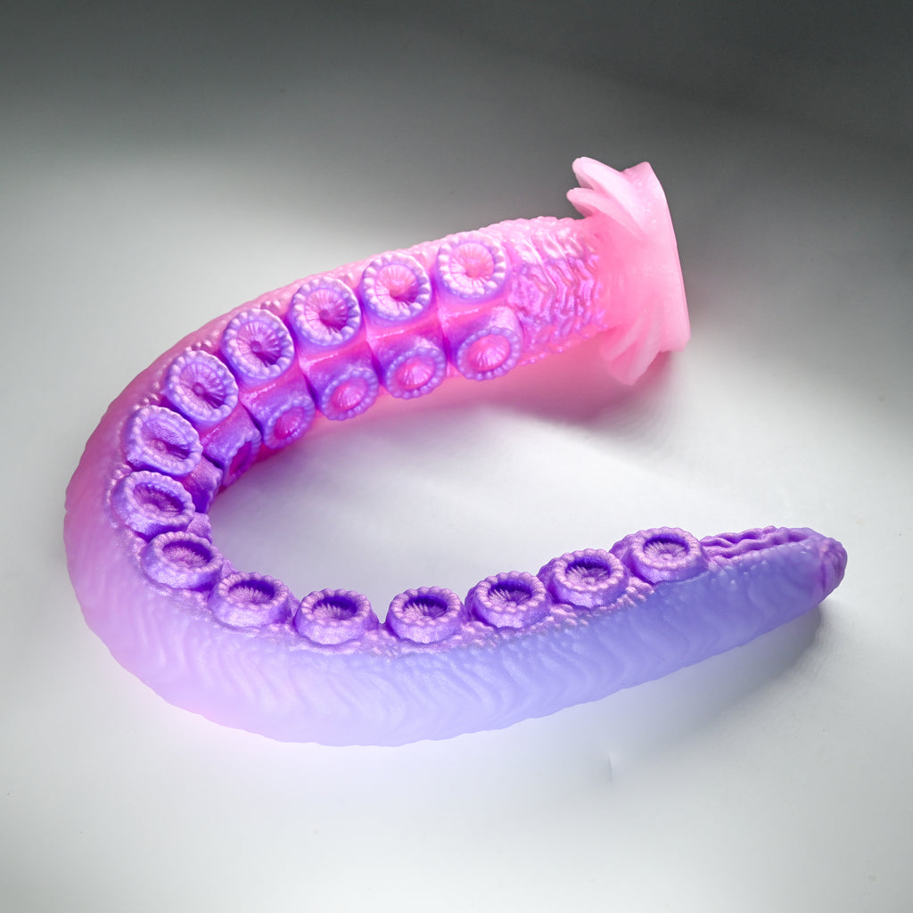 E4XJH32 Illex Large 0020 UV GITD CS