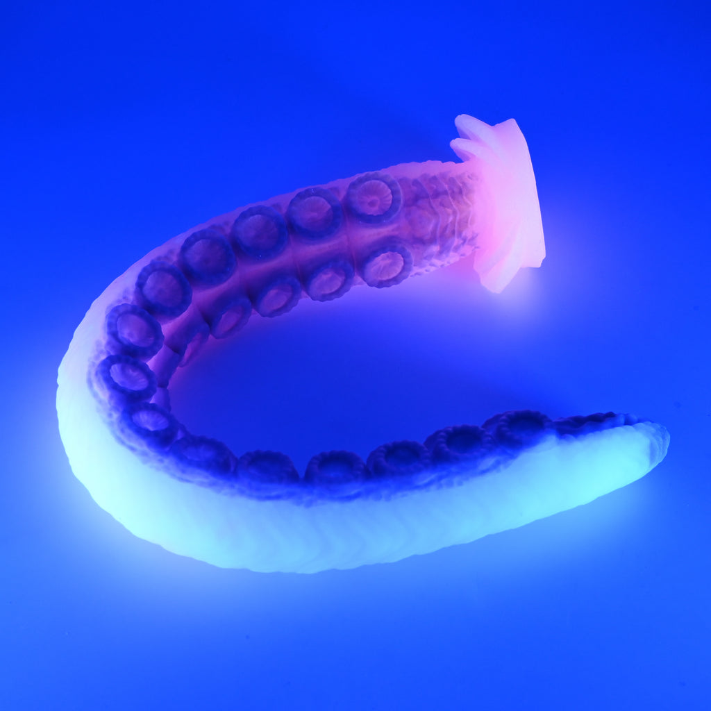 E4XJH32 Illex Large 0020 UV GITD CS