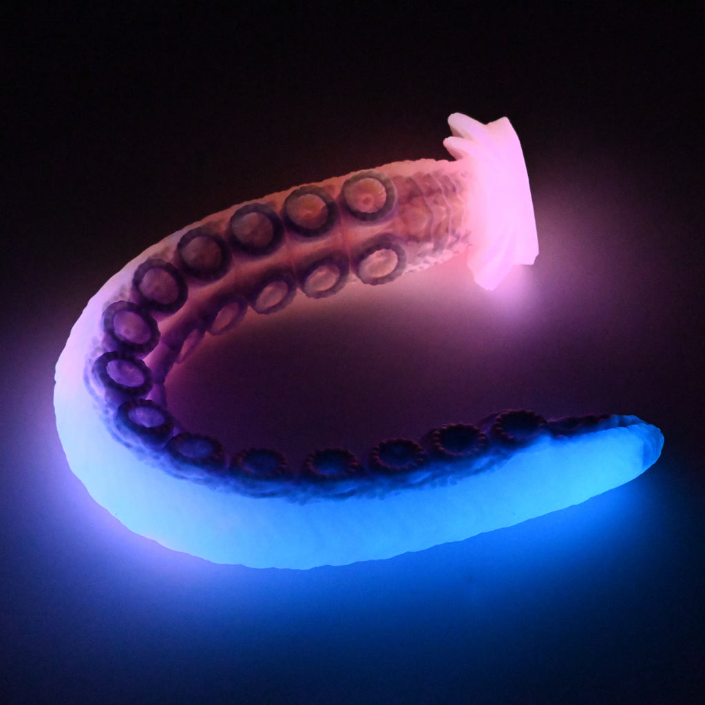 E4XJH32 Illex Large 0020 UV GITD CS