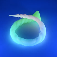 Load image into Gallery viewer, S4MJK13 Sera's Horn Large 0050 UV GITD
