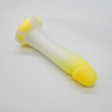 Load image into Gallery viewer, Z4SJM62 Caelus Large 0030 UV GITD

