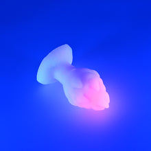 Load image into Gallery viewer, F3MHG92 Dragonfruit Plug Medium 0050 UV GITD
