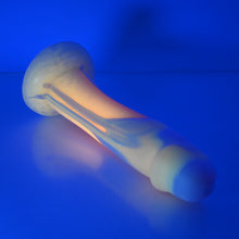 Load image into Gallery viewer, Z3SFG92 Caelus Medium 0030 UV GITD
