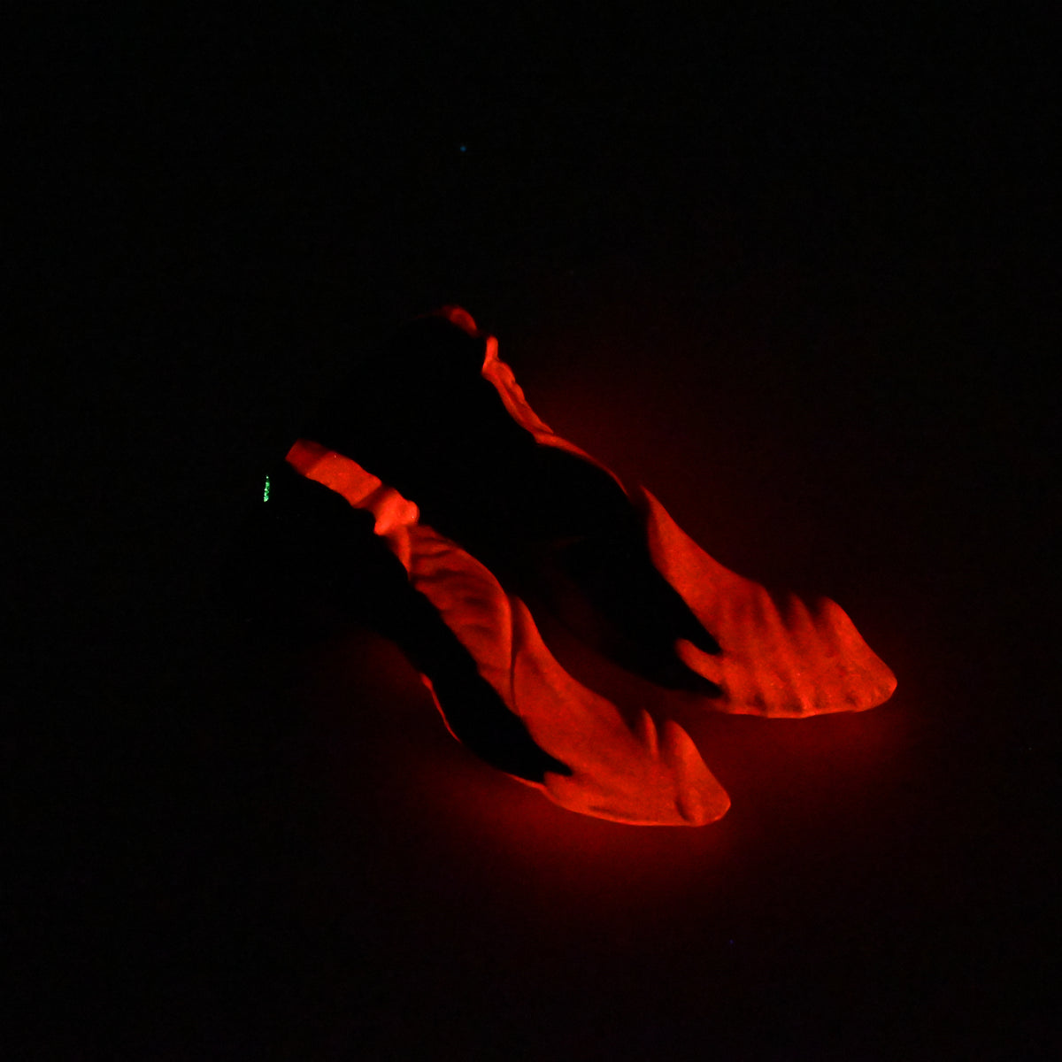 22MKL27 Vasuki Small 0050 UV GITD
