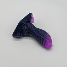 Load image into Gallery viewer, X2XJM43 Shin Small 0020 UV GITD
